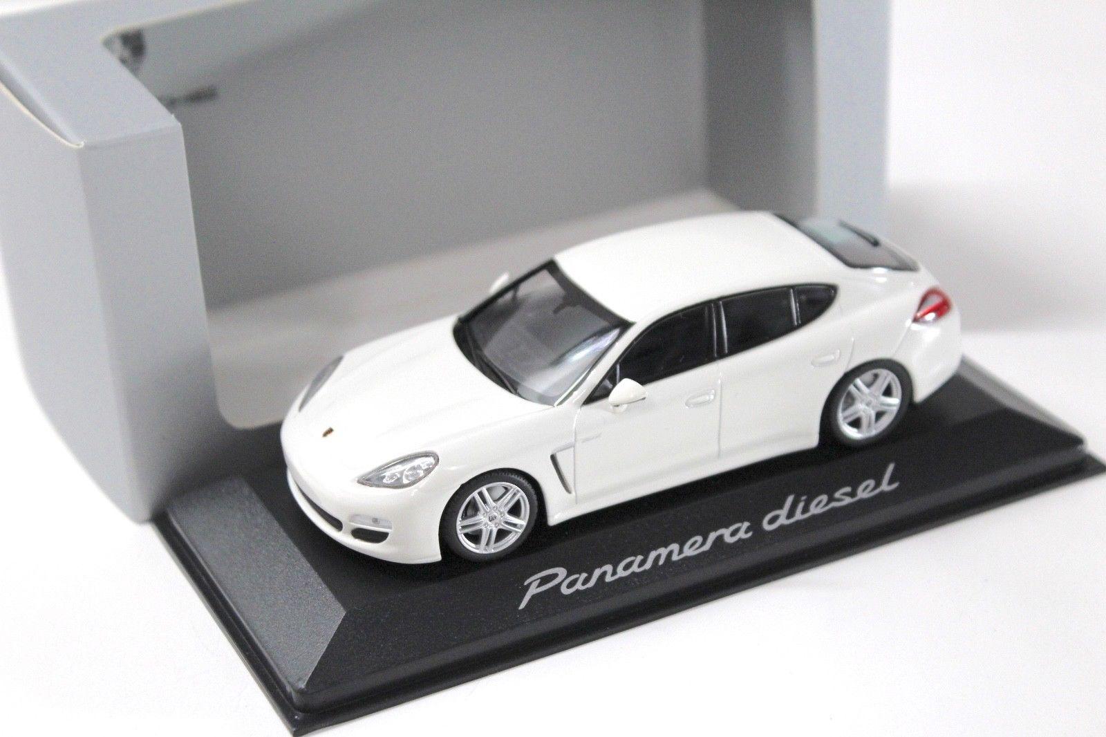 ID 51006 orig.jpg 1:43 Minichamps Porsche Panamera diesel white DEALER VERSION