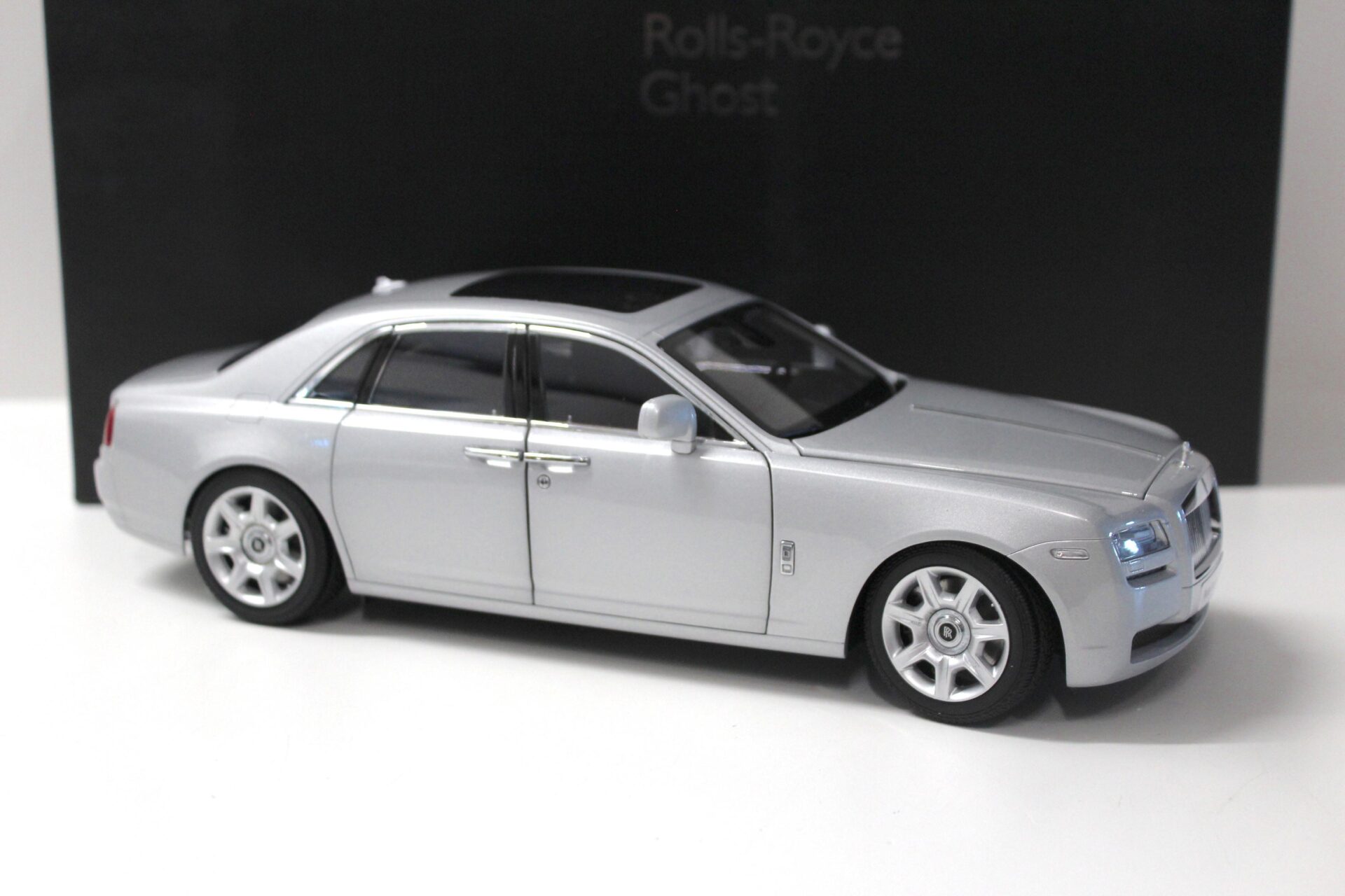 1:18 Kyosho Rolls Royce Ghost silver