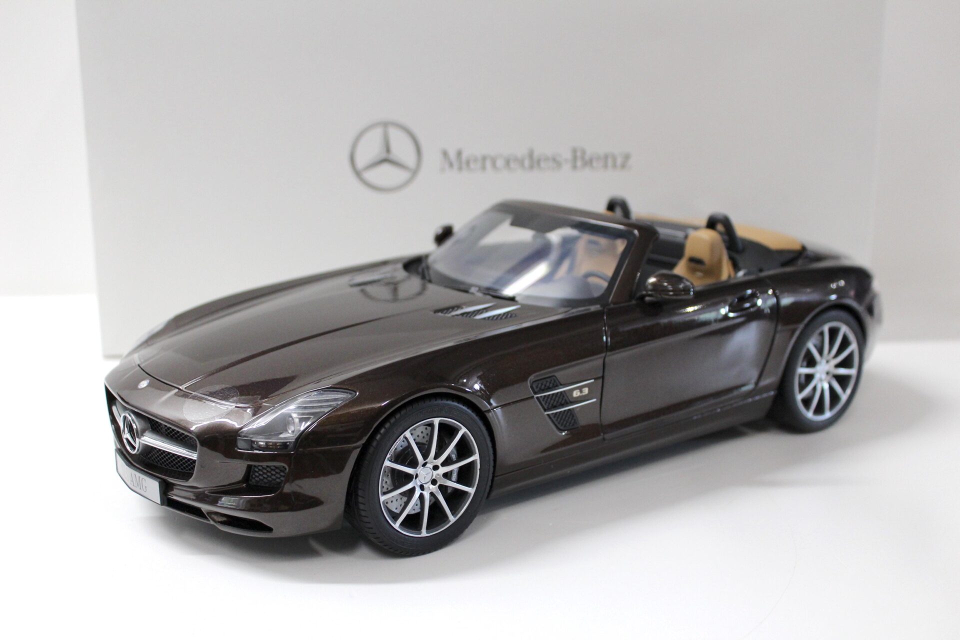 1:12 Premium ClassiXXs Mercedes SLS AMG Roadster Sepang brown DEALER VERSION