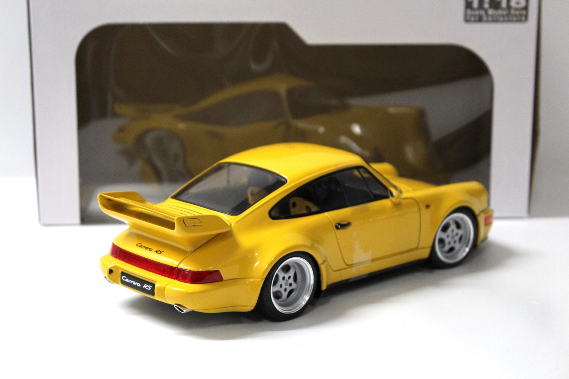1:18 Solido Porsche 911 (964) Carrera RS 3.8 Coupe yellow 1990