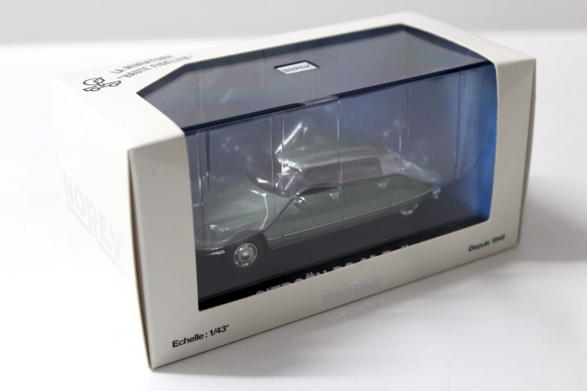 1:43 Norev Citroen DS 23 Pallas green metallic