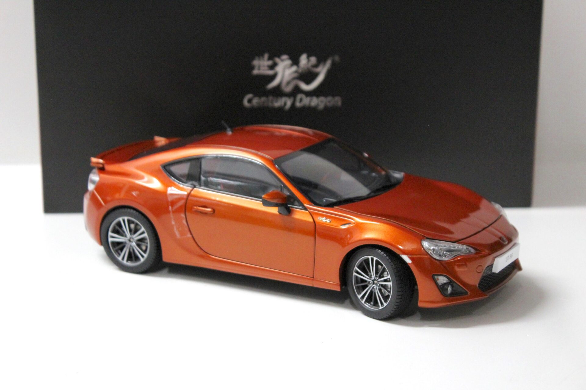 1:18 Century Dragon Toyota GT86 Coupe 2014 orange
