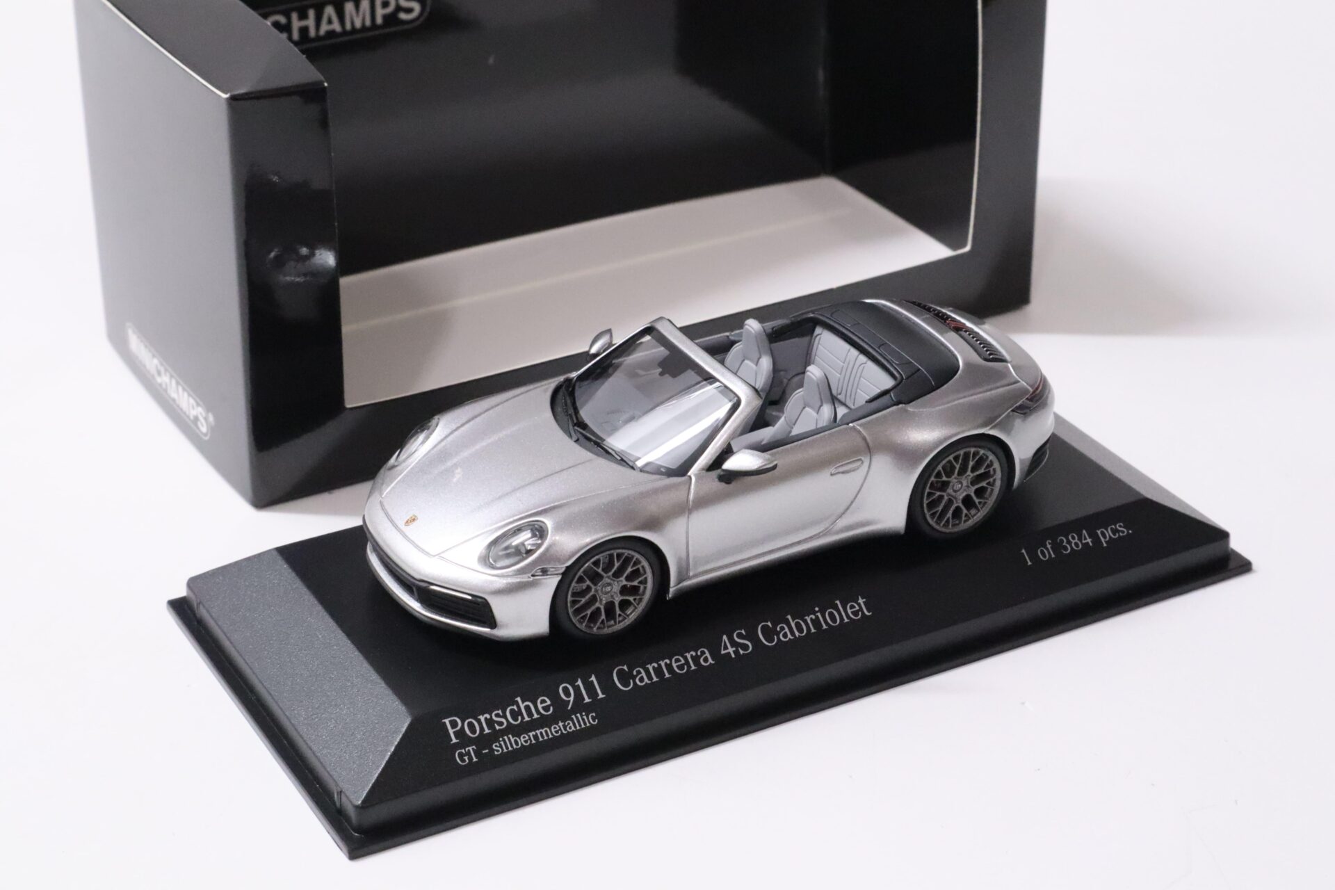 1:43 Minichamps Porsche 911 992 Carrera 4S Cabriolet GT-silver 2019