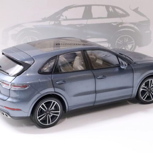 1:18 Minichamps Porsche Cayenne Turbo S blue metallic 2017 - FULL OPENINGS