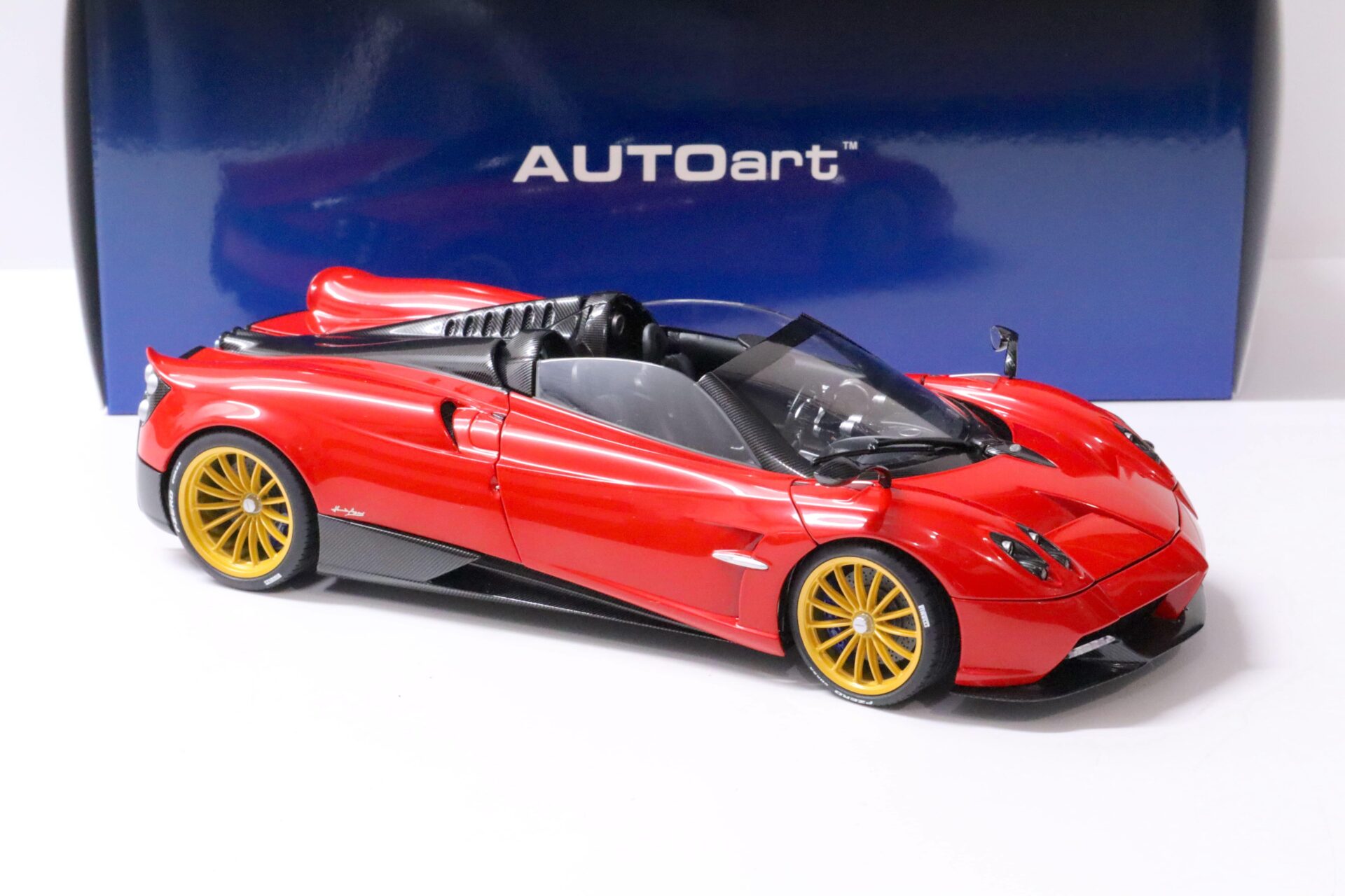 1:18 AUTOart Pagani Huayra Roadster 2017 Rosso Monza/ red 78287