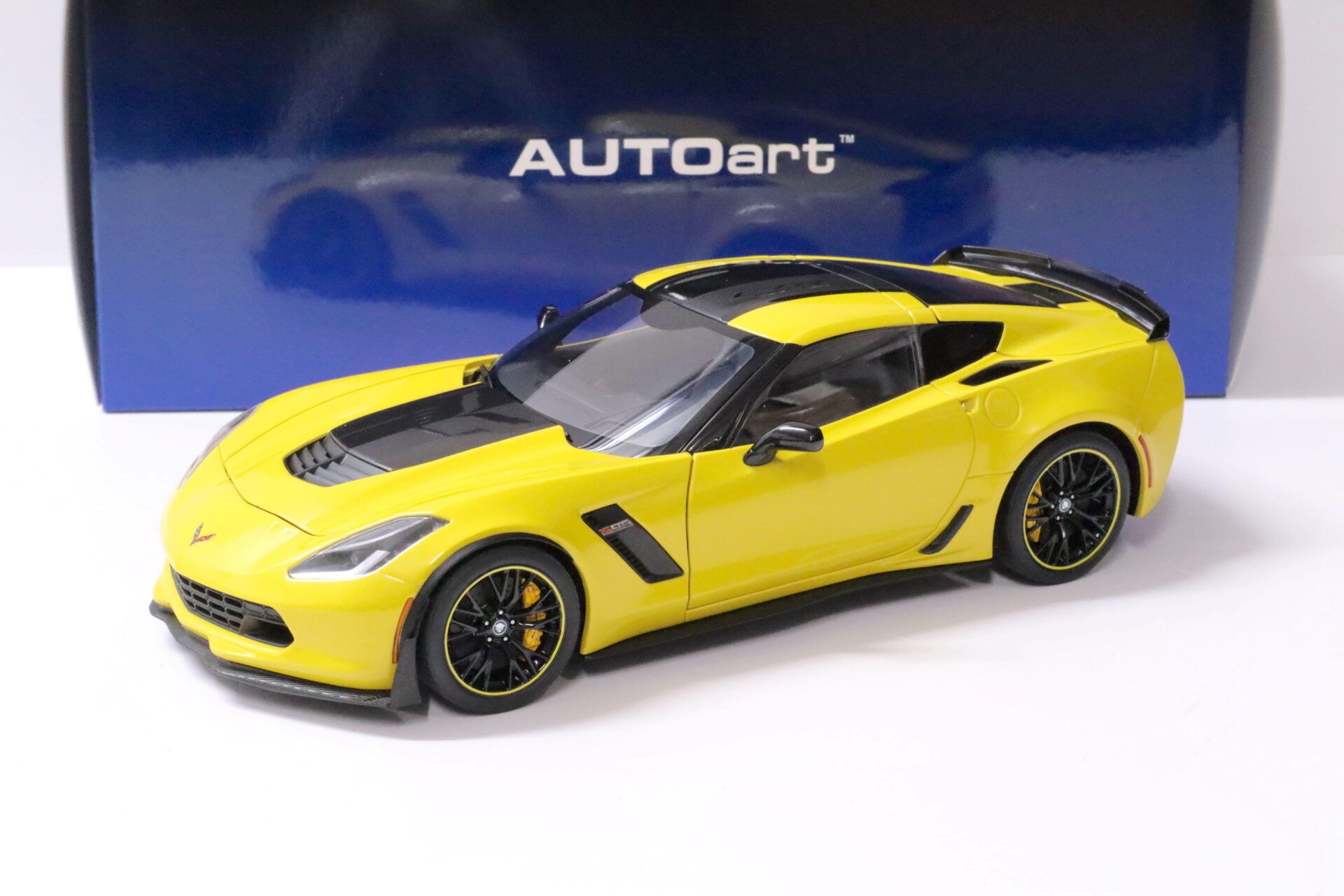 1:18 AUTOart Chevrolet Corvette C7 Z06 C7R Edition Corvette Racing yellow