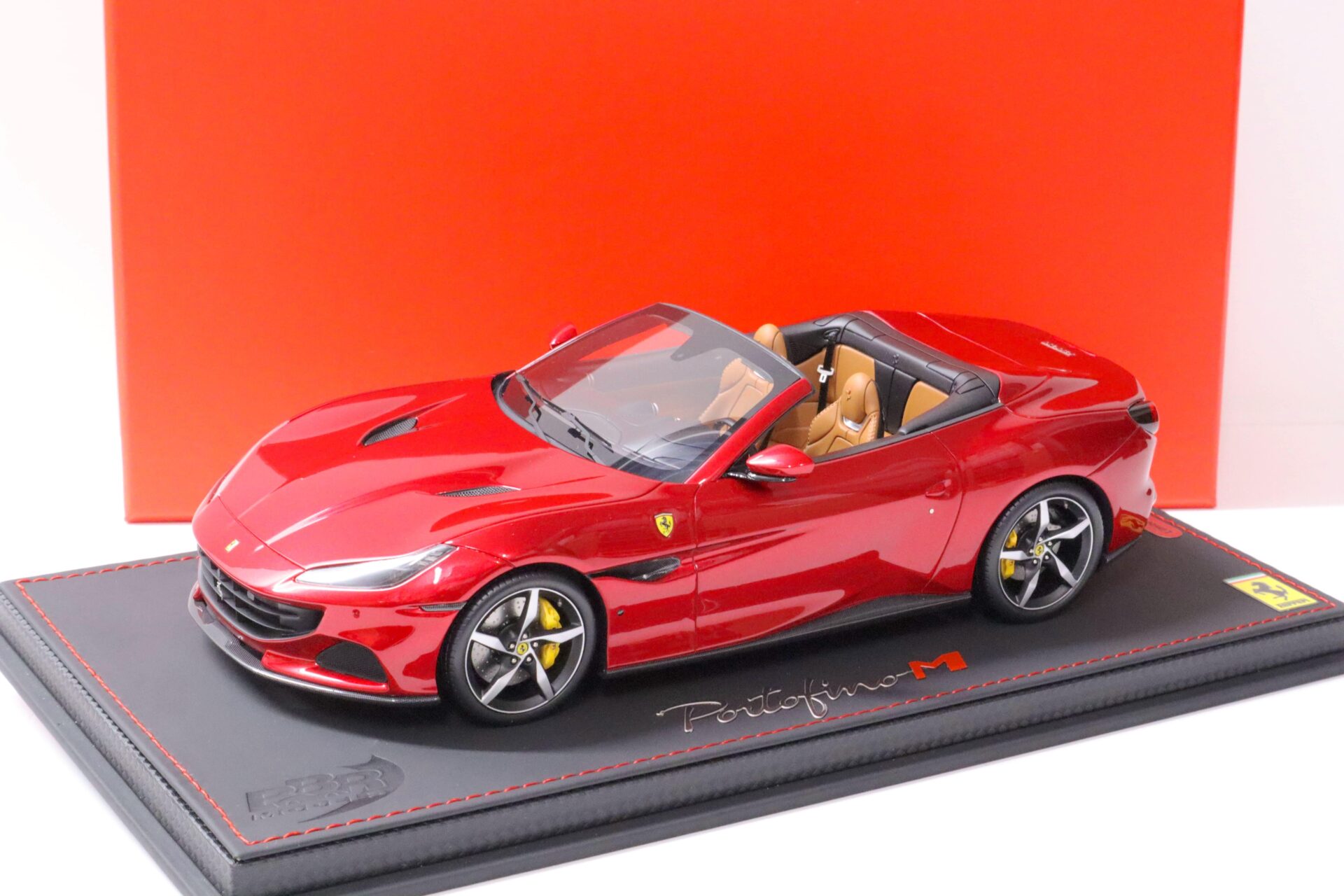 ID 61807 orig.jpg 1:18 BBR Ferrari Portofino M Spider Rosso Portofino red with display - Limited 70 pcs.