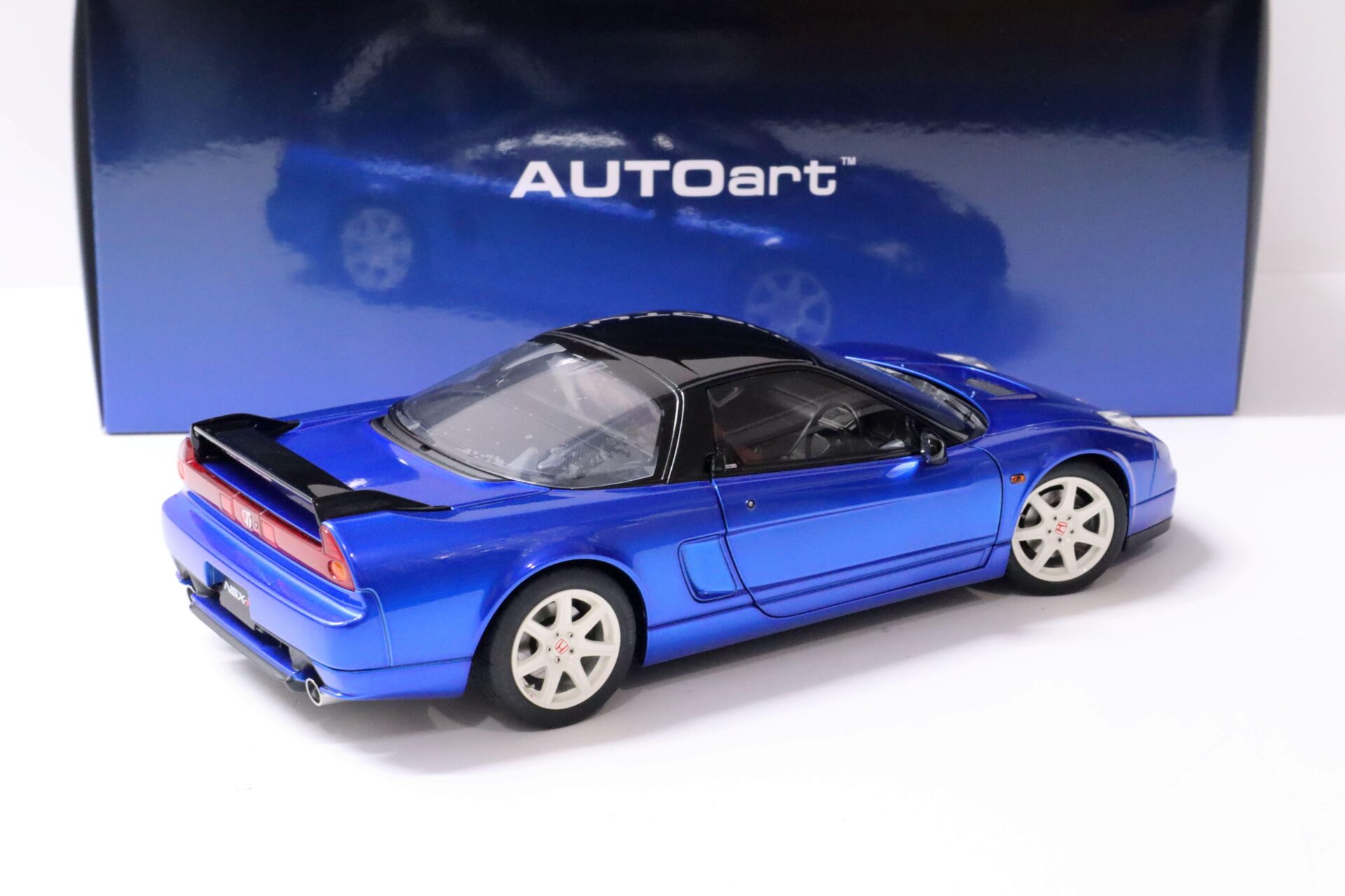 1:18 AUTOart Honda NSX-R (NA2) 2019 Long Beach blue pearl