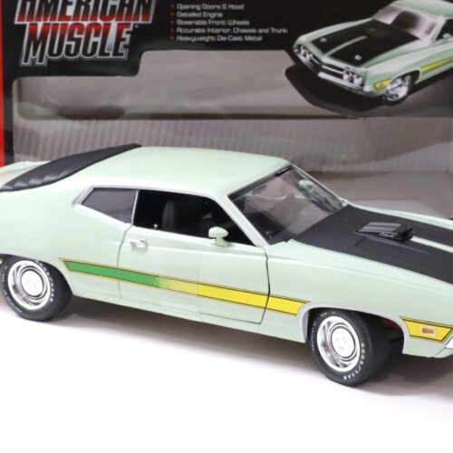 1:18 Auto World 1971 Ford Torino Cobra Coupe light green