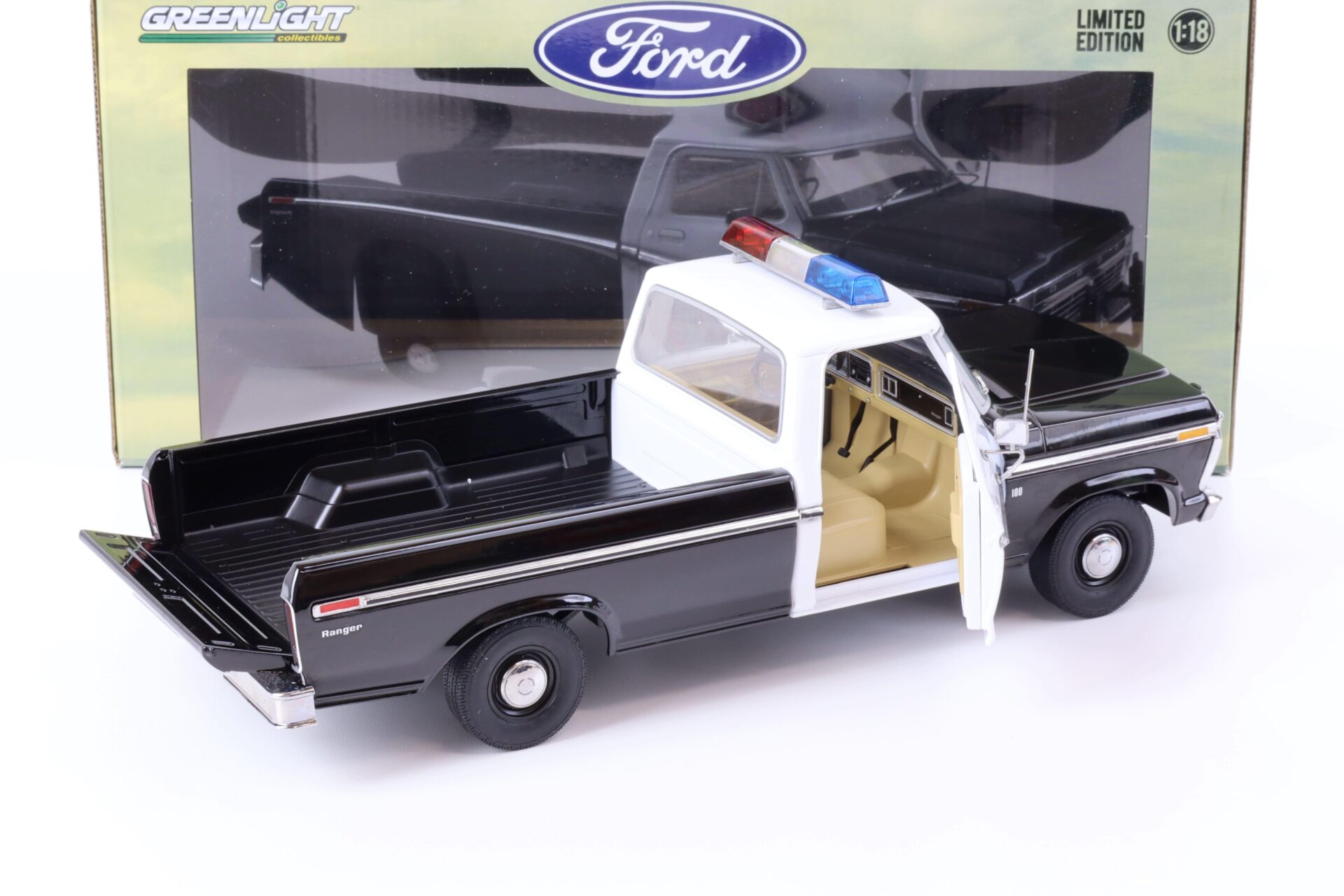 1:18 Greenlight 1975 Ford F-100 Pick-Up Highway Patrol black/ white