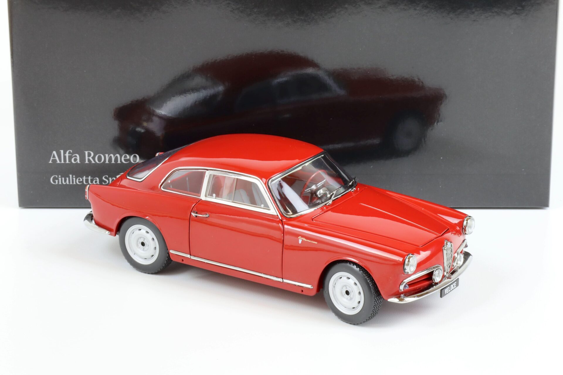 1:18 Kyosho 1954 Alfa Romeo Giulietta Sprint Veloce 08957VR