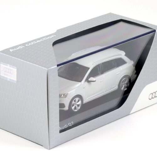1:43 Spark Audi Q7 SUV Glacier white 2015 DEALER VERSION