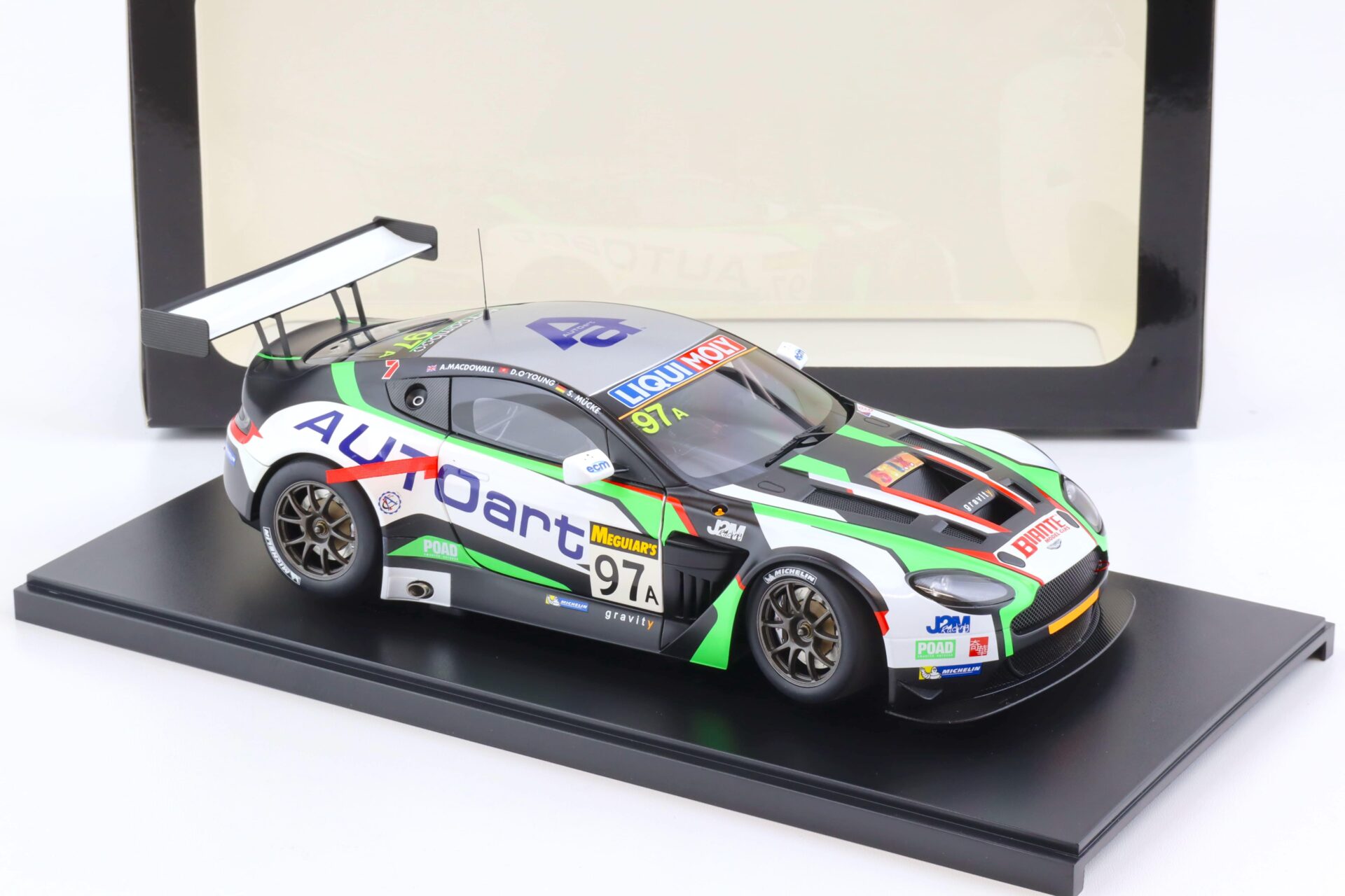 1:18 AUTOart Aston Martin Vantage V12 Bathurst 12hrs Endurance Race 2015 #97A