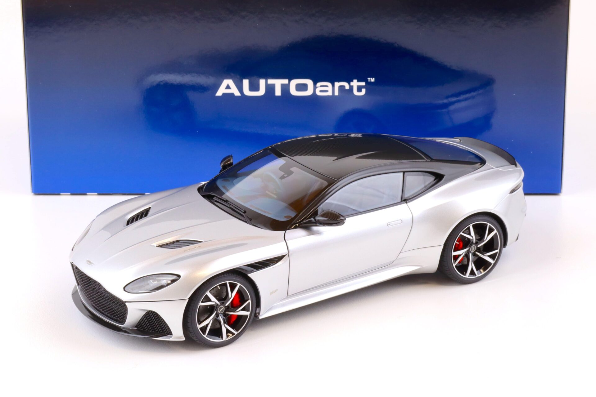 1:18 AUTOart Aston Martin DBS Superleggera Lightning silver metallic 70298