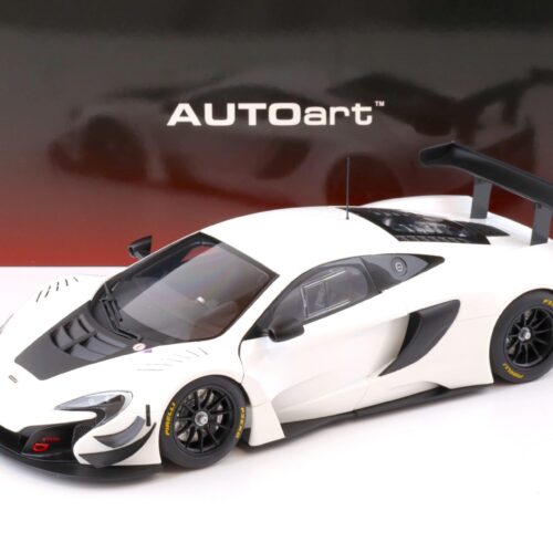 1:18 AUTOart McLAREN 650S GT3 2017 white/ black accents 81640