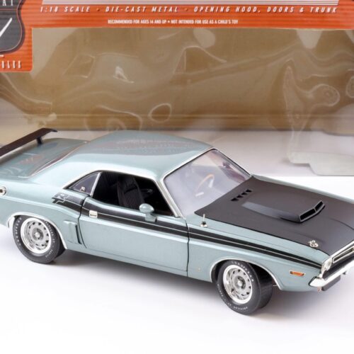 1:18 Highway61 Dodge Challenger RT Coupe 1971 light grey/blue 50471