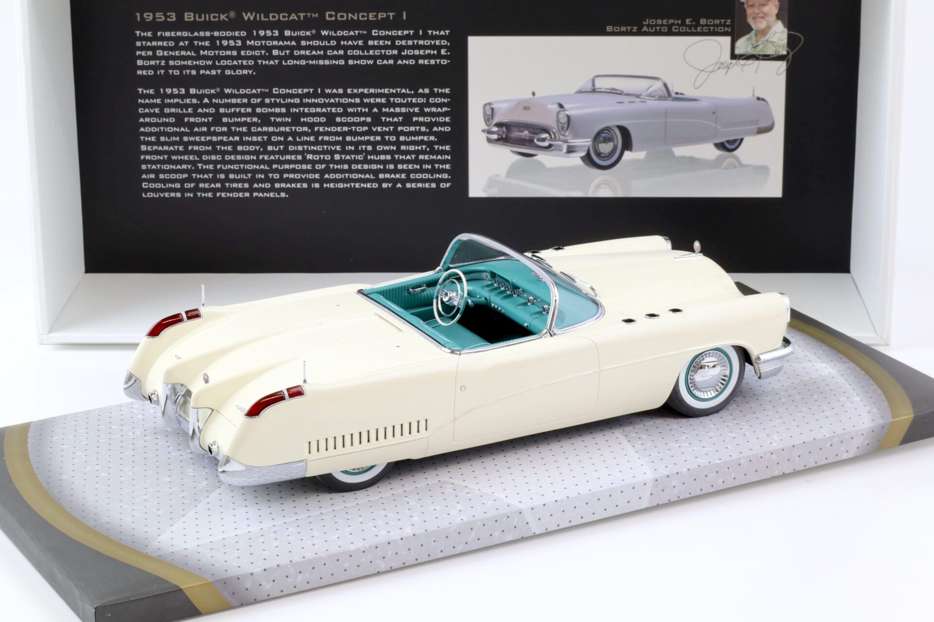 1:18 Minichamps 1953 Buick Wildcat I Concept Car white Bortz Auto Collection