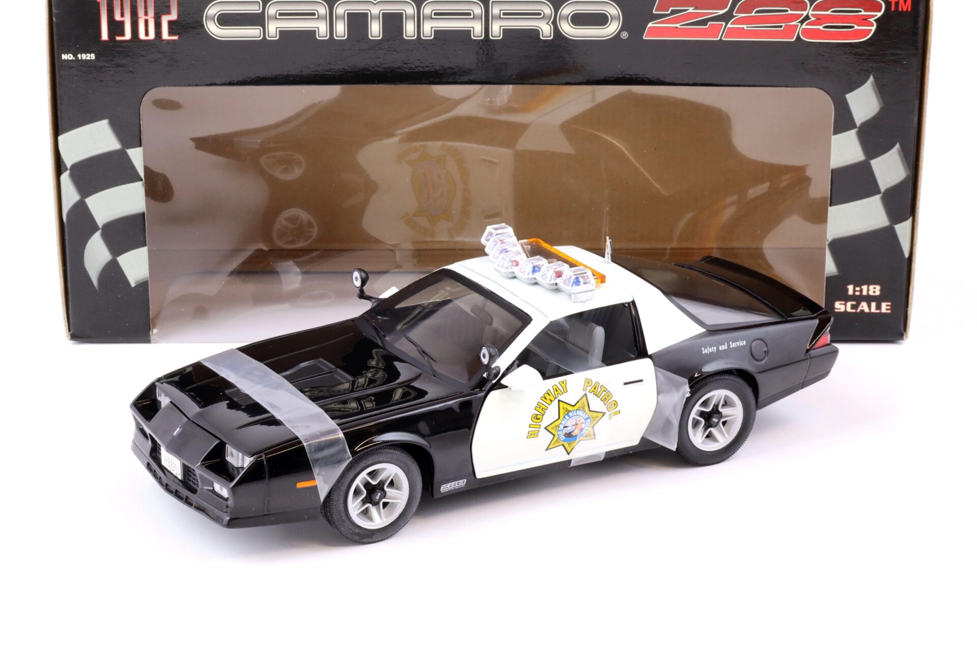 1:18 Sun Star 1982 Camaro Z28 California Highway Patrol black / white