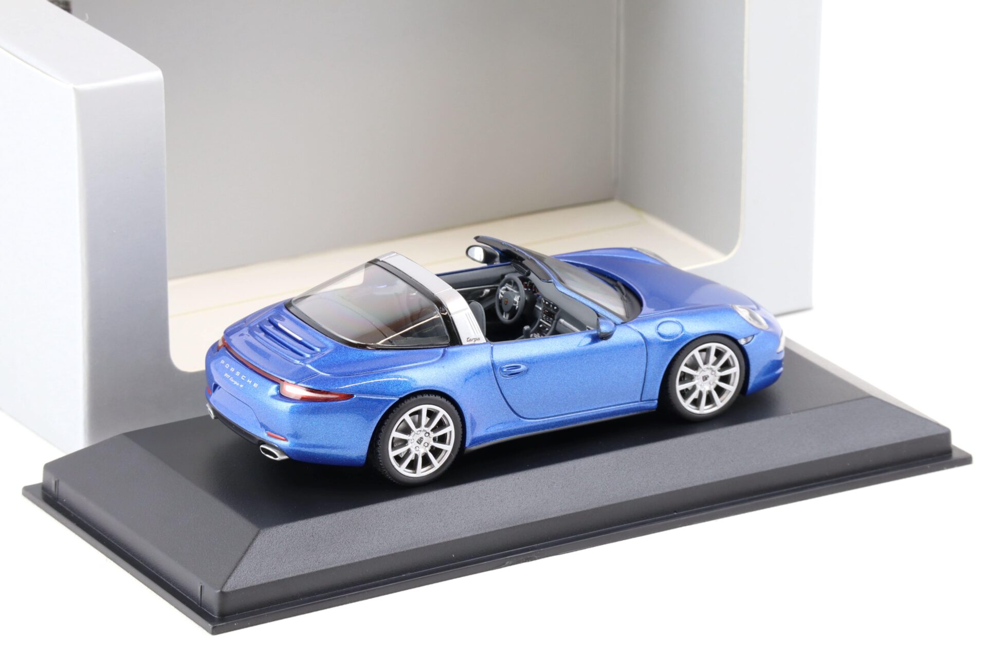 1:43 Minichamps Porsche 911 (991) Targa 4 Spahir blue metallic WAP DEALER