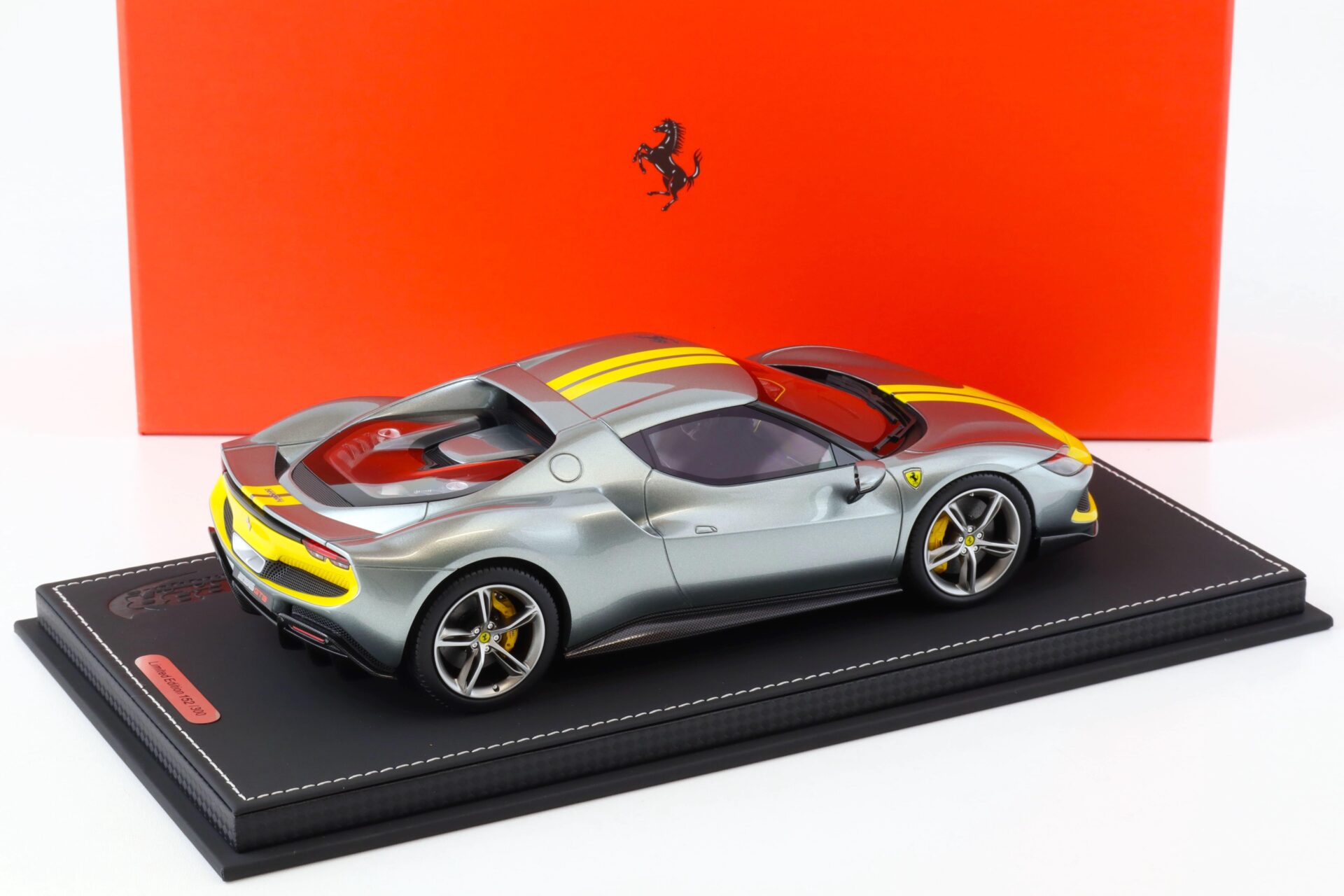 1:18 BBR Ferrari 296 Assetto Fiorano Grigio Coburn with display - Limited 300 pcs.