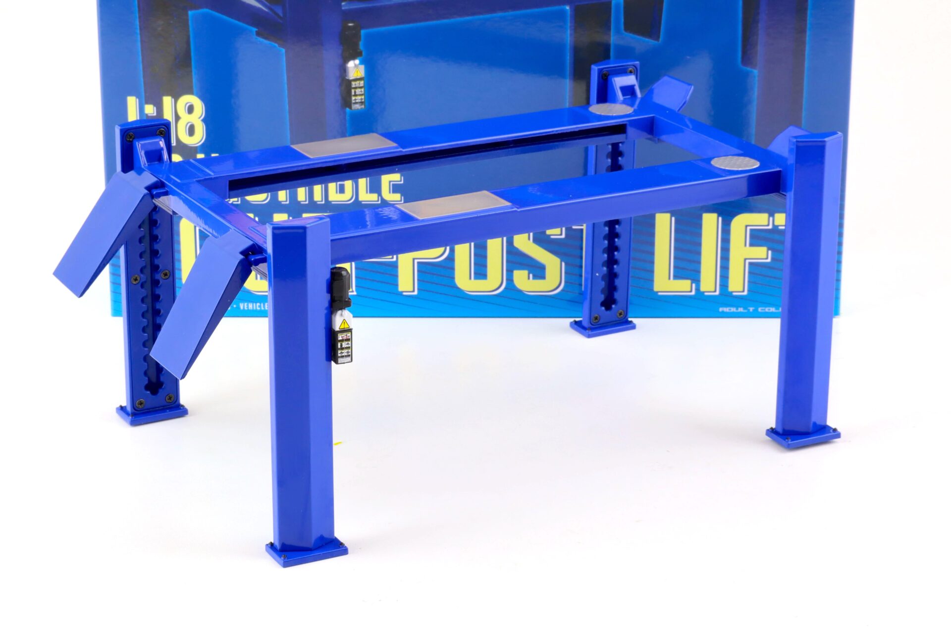 ID 79337 orig.jpg 1:18 Greenlight Adjustable FOUR-POST Lift Hebebühne Zubehör blue