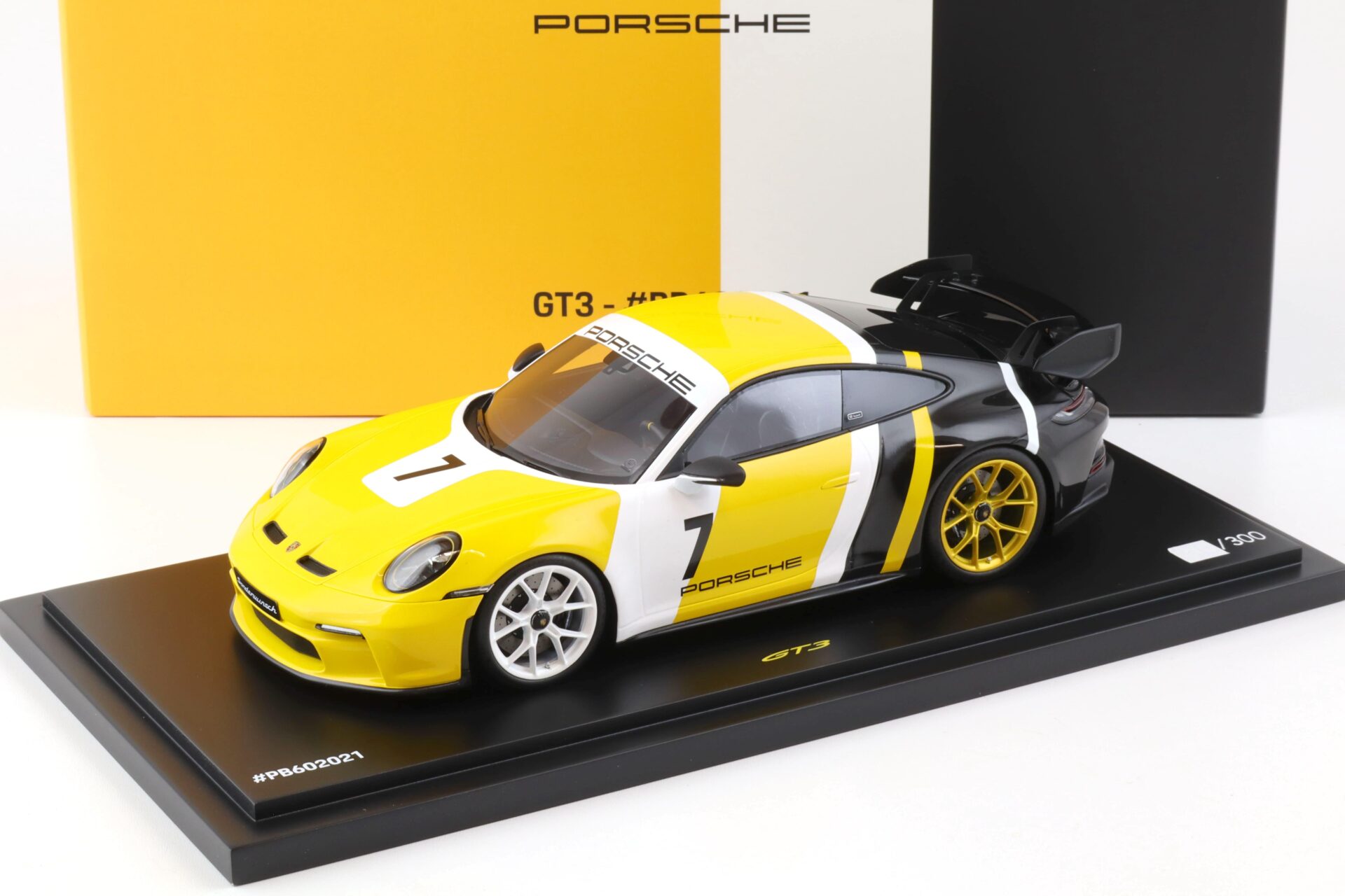 ID 80396 orig.jpg 1:18 Spark Porsche 911 (992) GT3 Sonderwunsch Barilla #7 white/ yellow WAP DEALER
