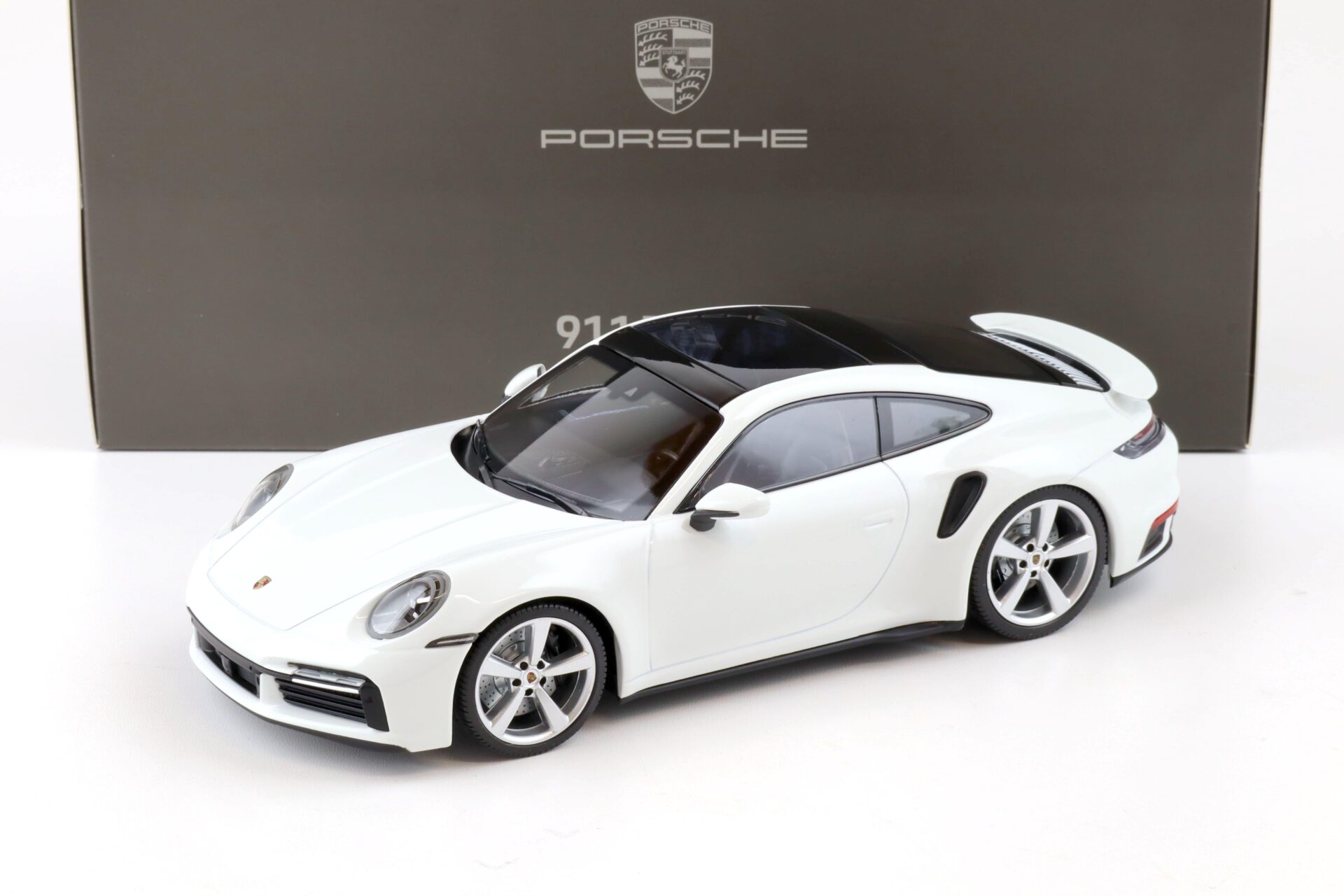 ID 81893 orig.jpg 1:18 Minichamps Porsche 911 (992) Turbo S Coupe white WAP DEALER