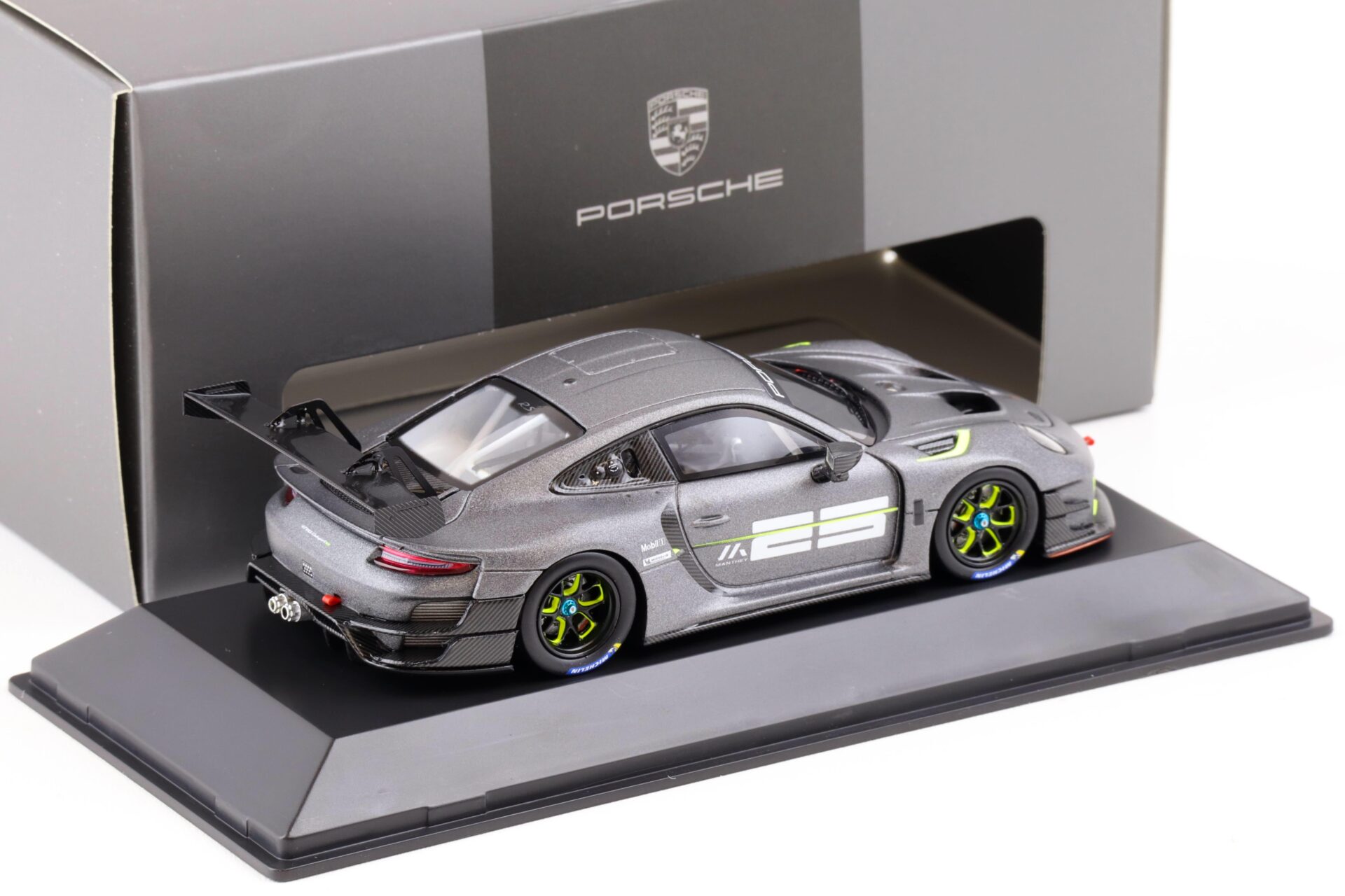 1:43 Spark Porsche 911 GT2 RS Clubsport 25 Manthey grey Limited WAP DEALER