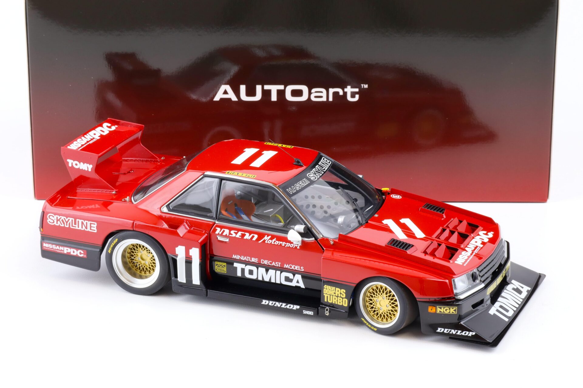 1:18 AUTOart Nissan Skyline RS Turbo #11 Super Silhouette 1982 Diecast 88276