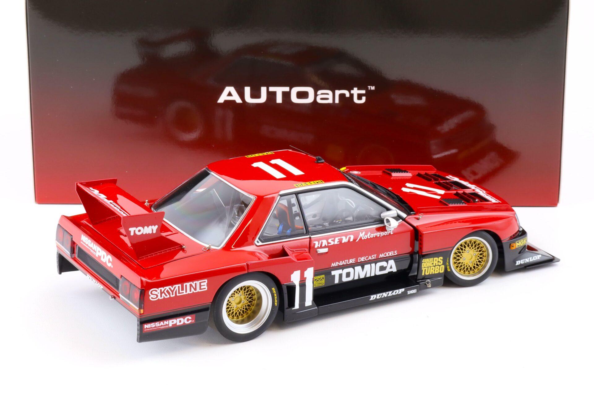 1:18 AUTOart Nissan Skyline RS Turbo #11 Super Silhouette 1982 Diecast 88276