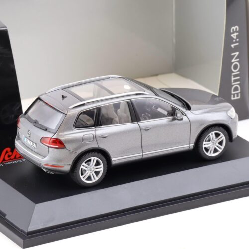 1:43 Schuco VW Touareg 2010 Canyon grey metallic