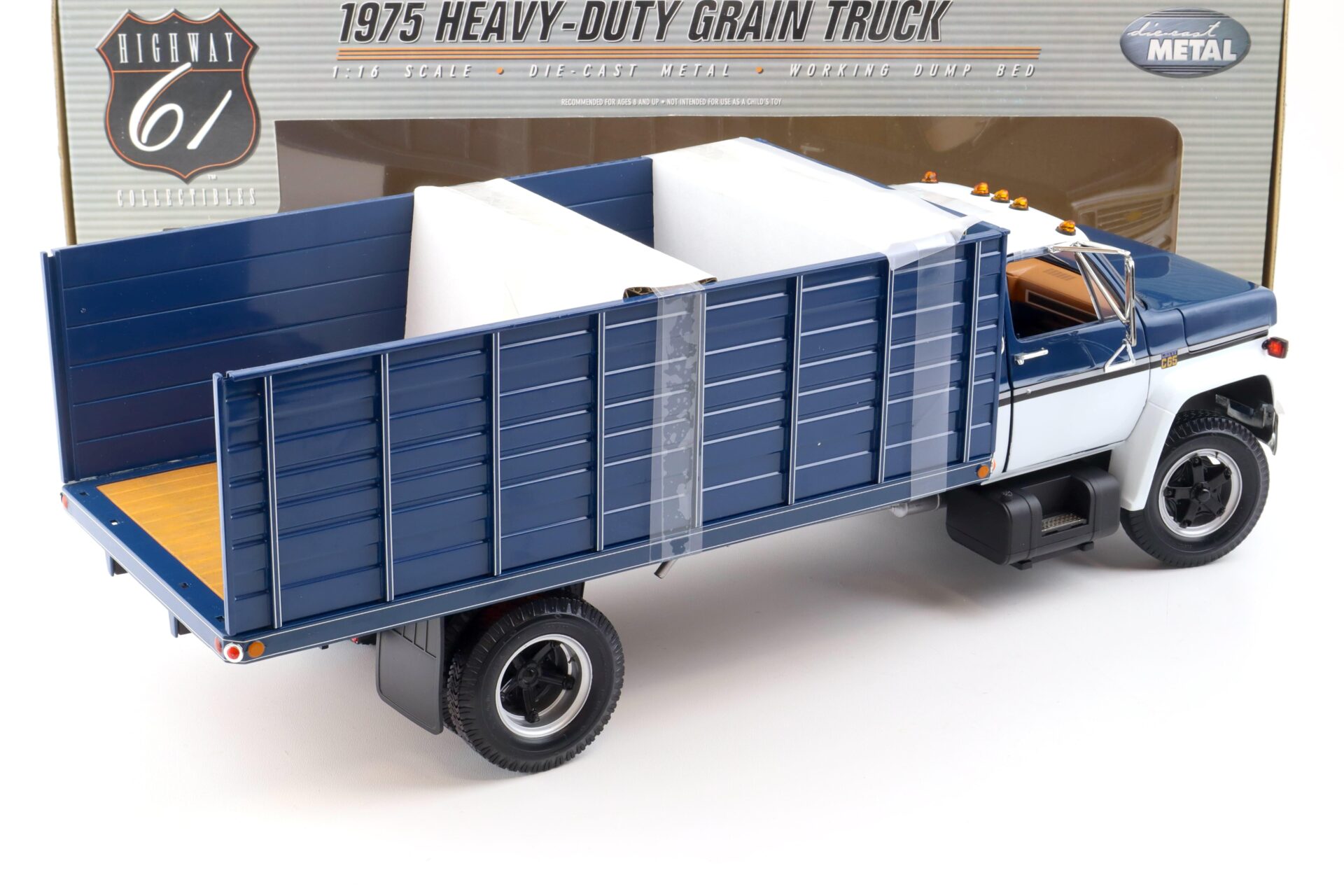 1:16/ 1:18 Highway61 Chevrolet Heavy Duty C65 Grain Truck 1975 blue/ white