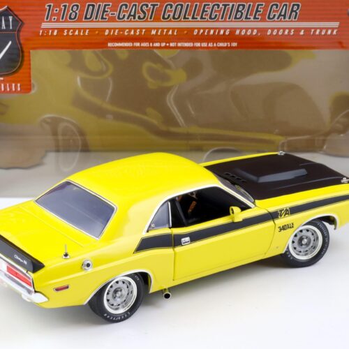 1:18 Highway61 Dodge Challenger T/A 340 SIX PAK Coupe yellow/ black 50555