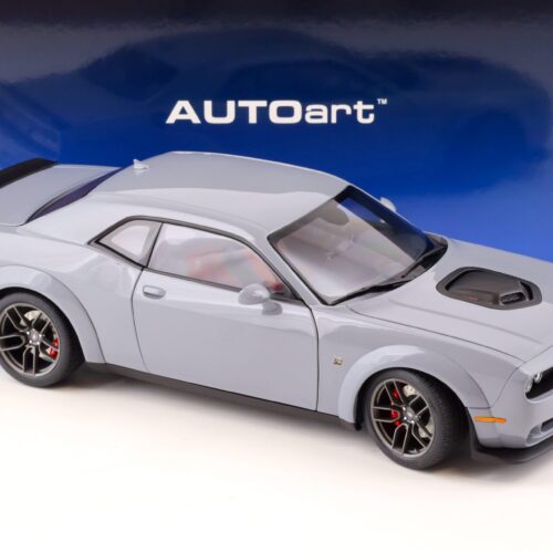 1:18 AUTOart Dodge Challenger R/T Scat Pack Widebody 2022 Smoke show 71774