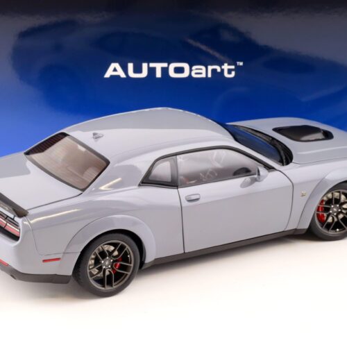 1:18 AUTOart Dodge Challenger R/T Scat Pack Widebody 2022 Smoke show 71774