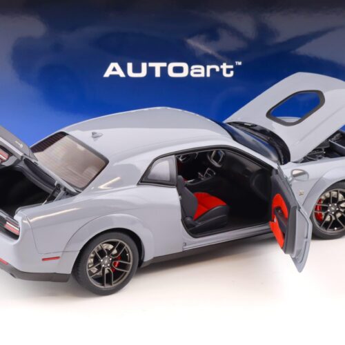 1:18 AUTOart Dodge Challenger R/T Scat Pack Widebody 2022 Smoke show 71774