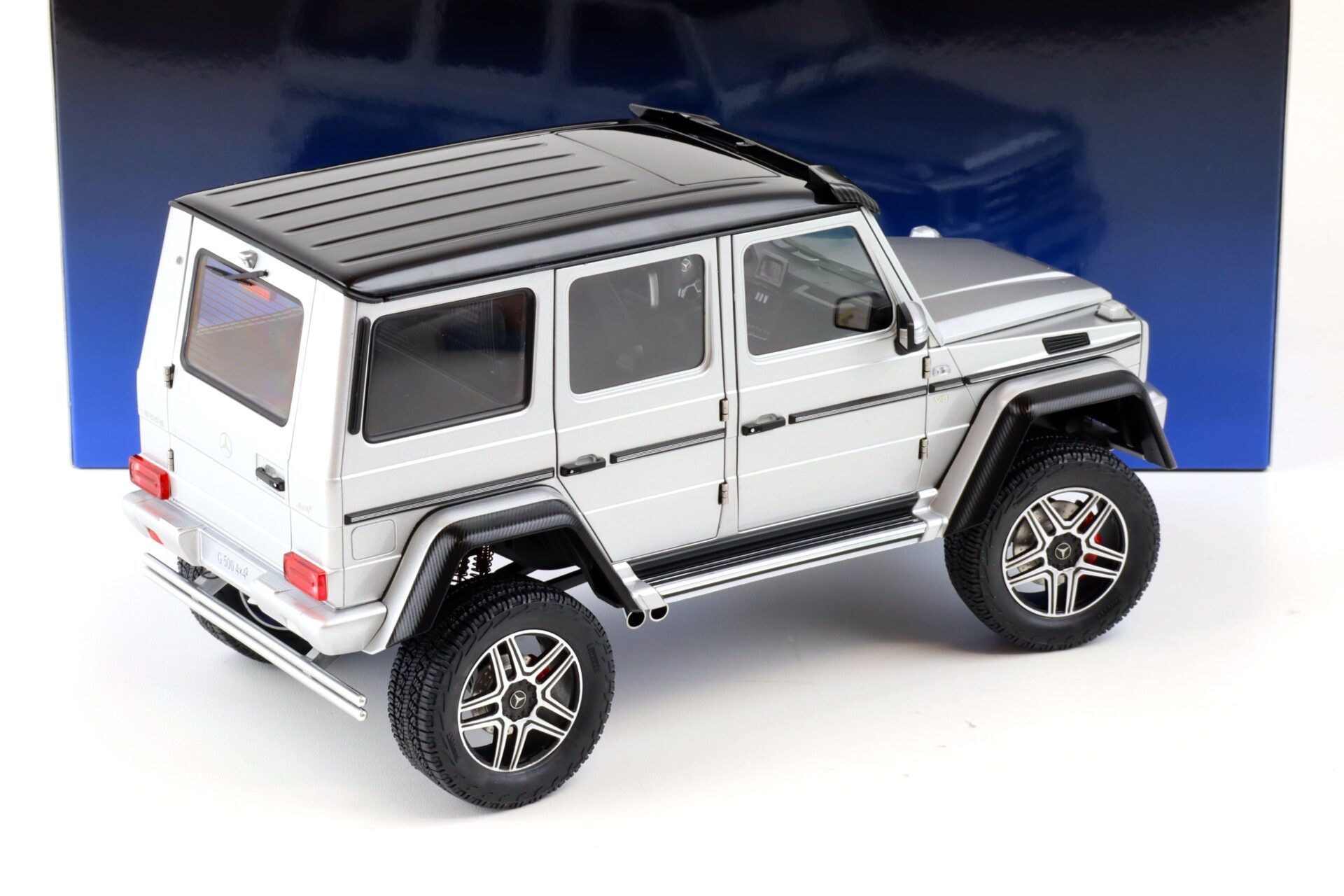 1:18 AUTOart Mercedes G500 4Ã4² G-Klasse silver metallic 76318