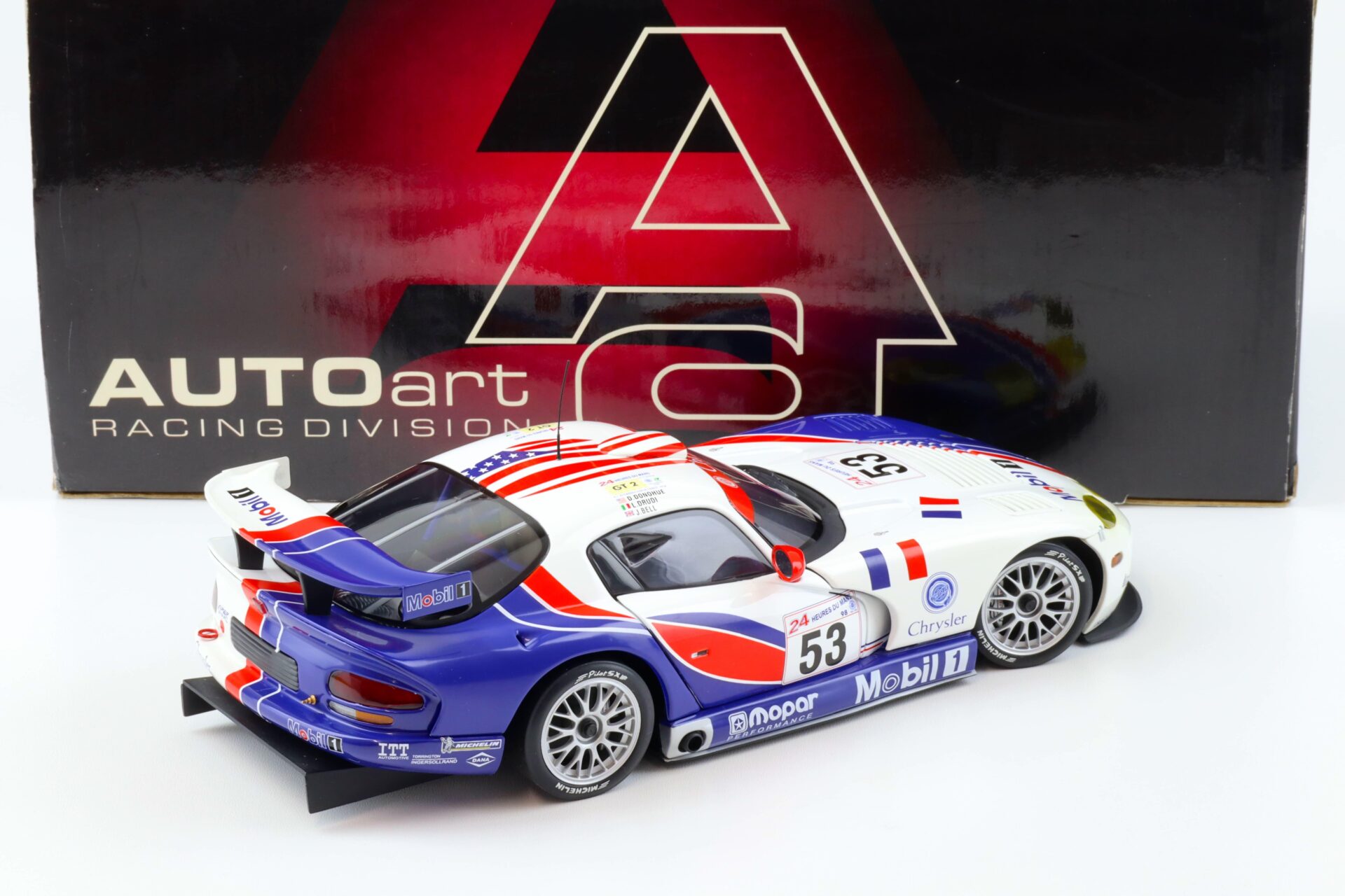 1:18 AUTOart Dodge Viper GTS-R #53 Winner Le Mans 1998 Drudi/ Donohue 89824
