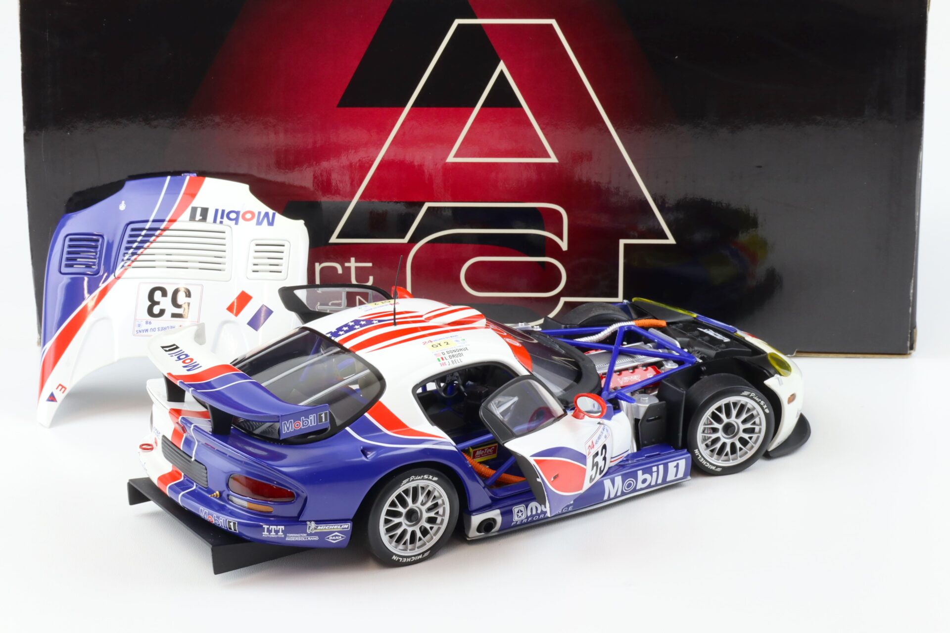 1:18 AUTOart Dodge Viper GTS-R #53 Winner Le Mans 1998 Drudi/ Donohue 89824
