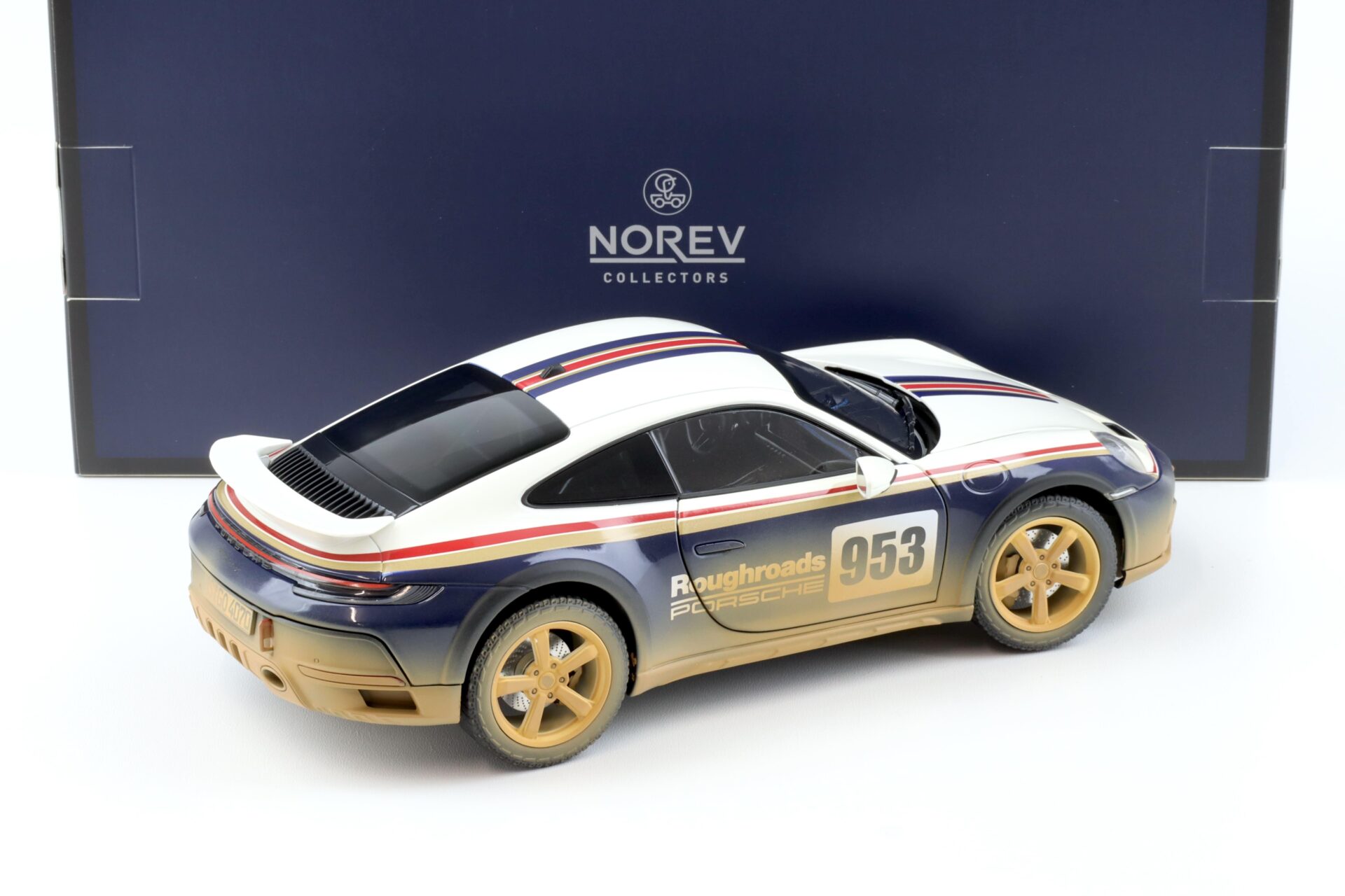 1:18 Norev Porsche 911 (992) Dakar Coupe 2023 Roughroads Dirty - Limited 500 pcs.