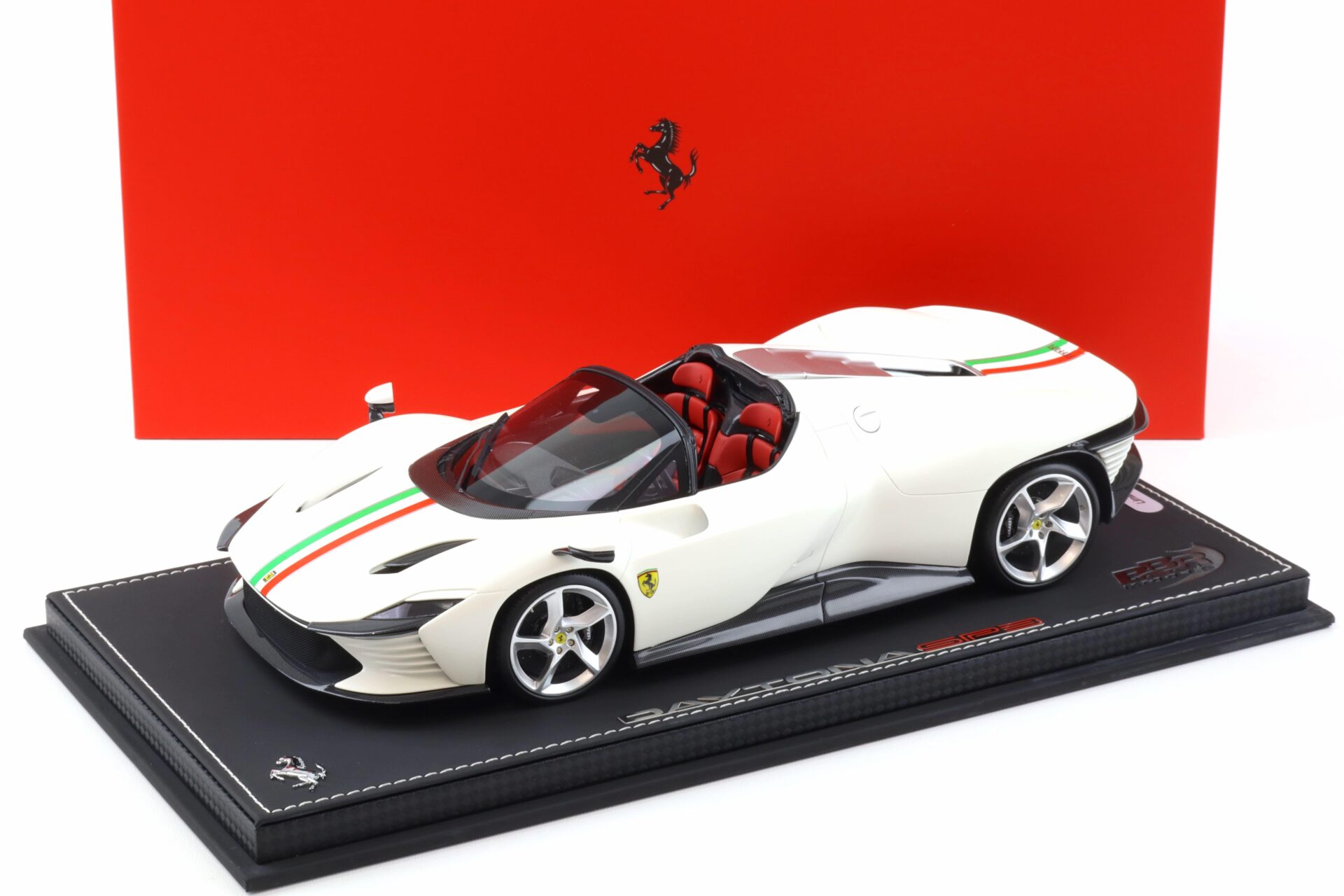 ID 93027 orig.jpg 1:18 BBR Ferrari SP3 Daytona Bianco Italia matt w/ Italian flag stripe - Limited 11 pcs.