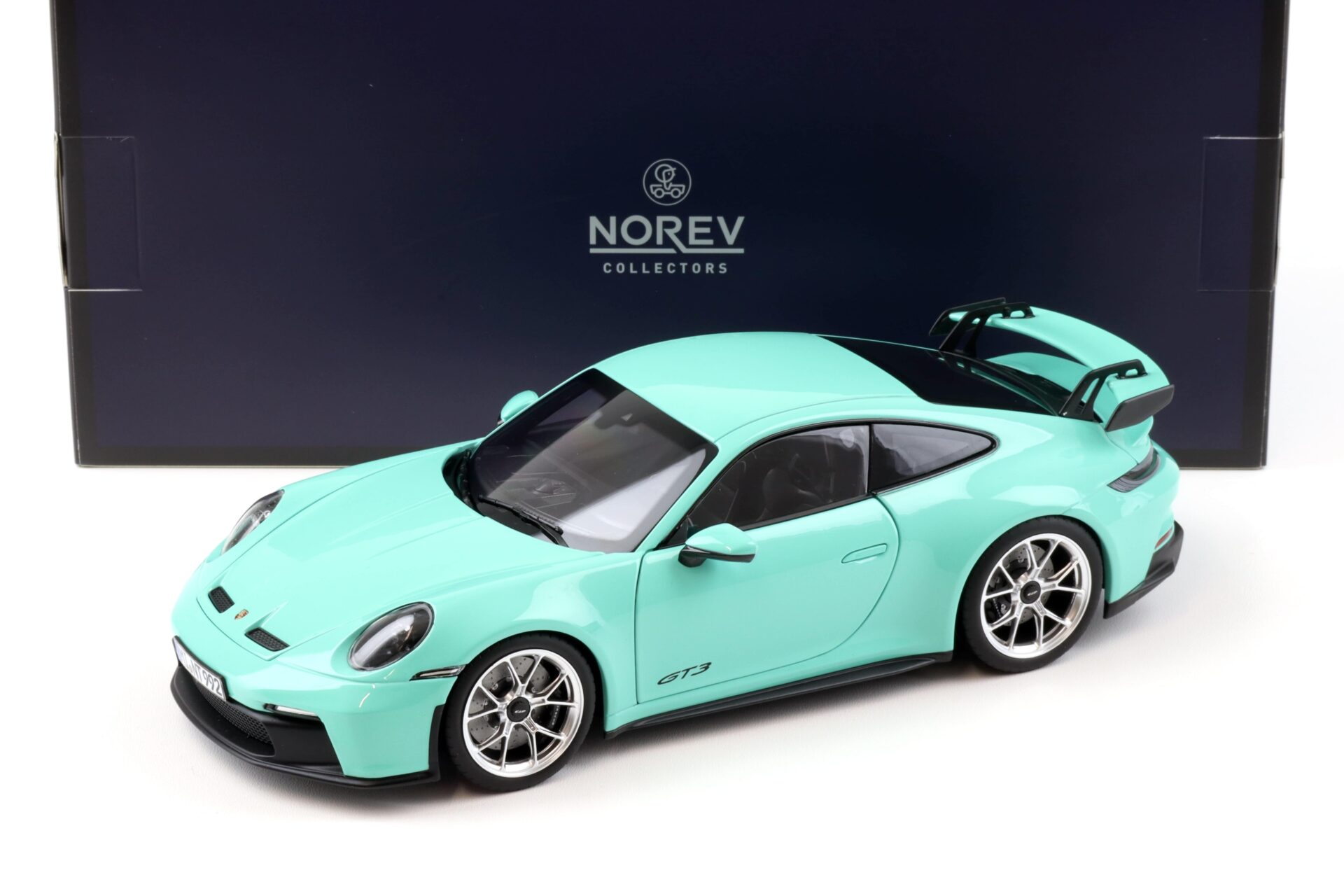 ID 93736 orig.jpg 1:18 Norev Porsche 911 (992) GT3 Coupe Mint green 2021 - Limited 400 pcs.