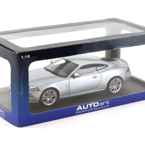 1:18 AUTOart Jaguar XK Coupe 2006 Liquid silver 73631