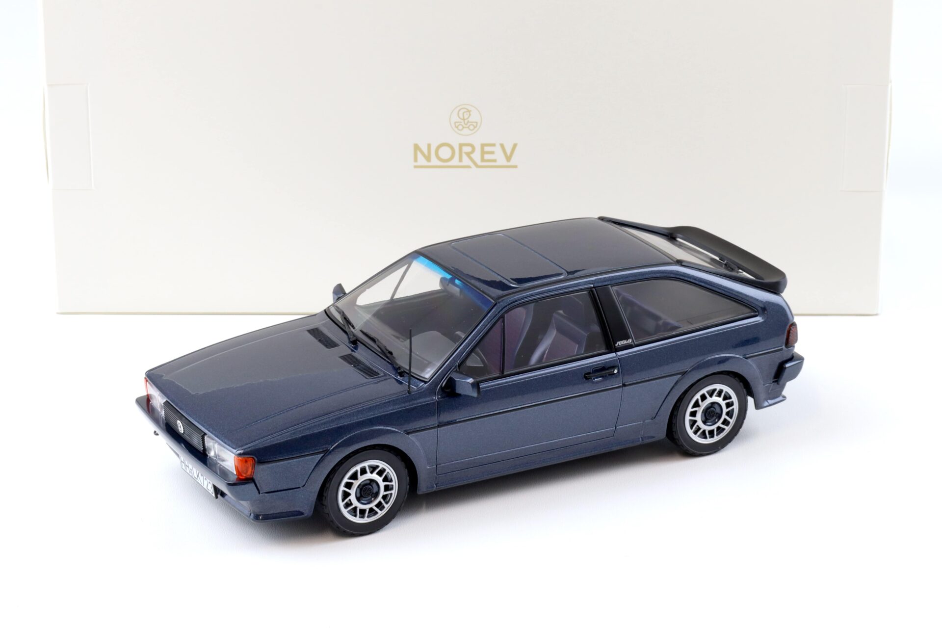ID_97645_orig.jpg 1:18 Norev VW Scirocco MK2 Scala 1987 Helios blue metallic