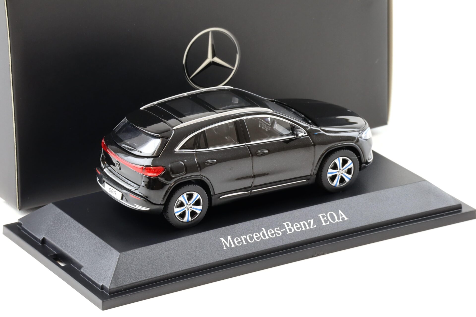 1:43 Herpa Mercedes EQA H243 Cosmos black 2021 DEALER VERSION