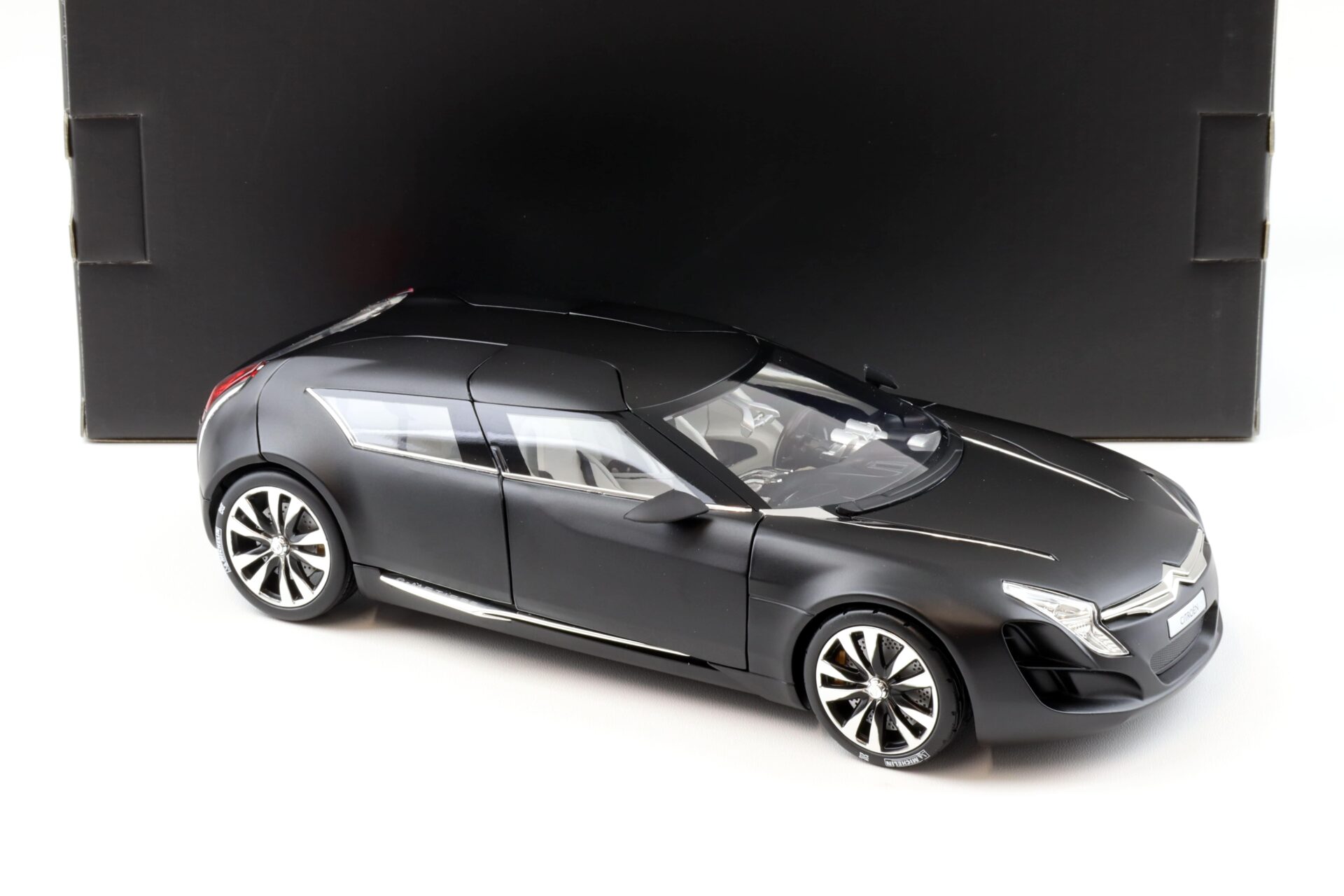 1:18 Norev Citroen C-Metisse 2008 black matt 181597