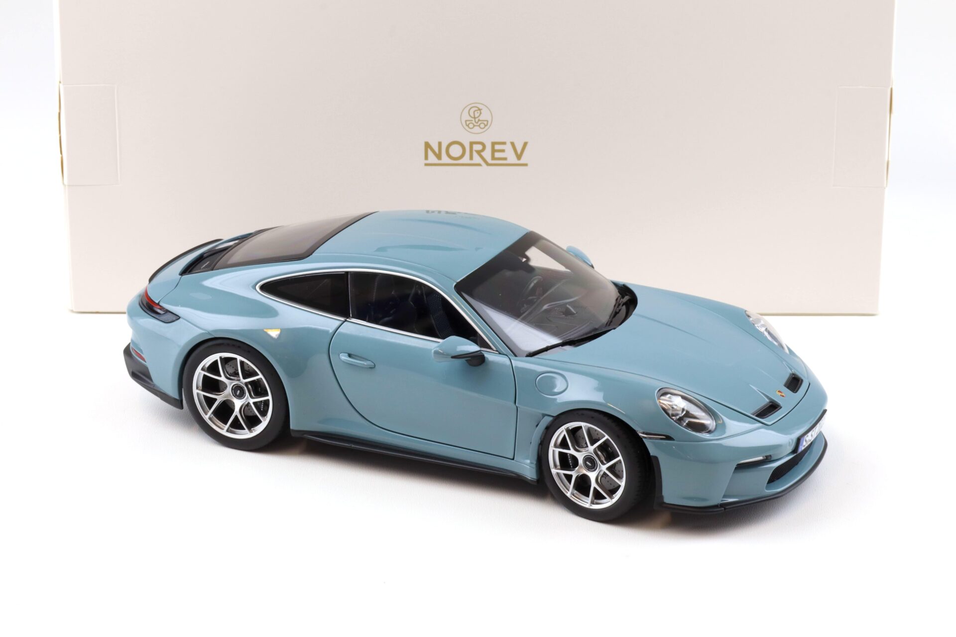 1:18 Norev Porsche 911 992 S/T Coupe 2023 Meissen blue 187470