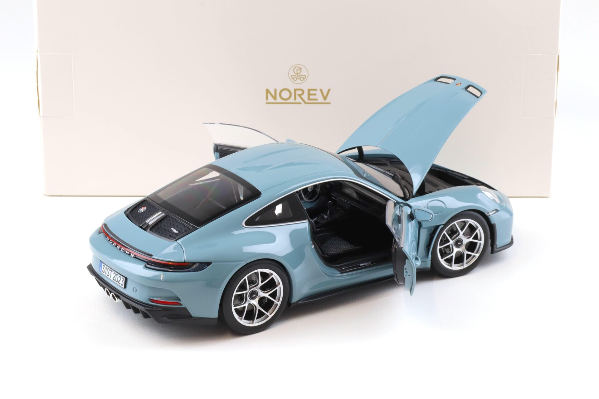 1:18 Norev Porsche 911 992 S/T Coupe 2023 Meissen blue 187470