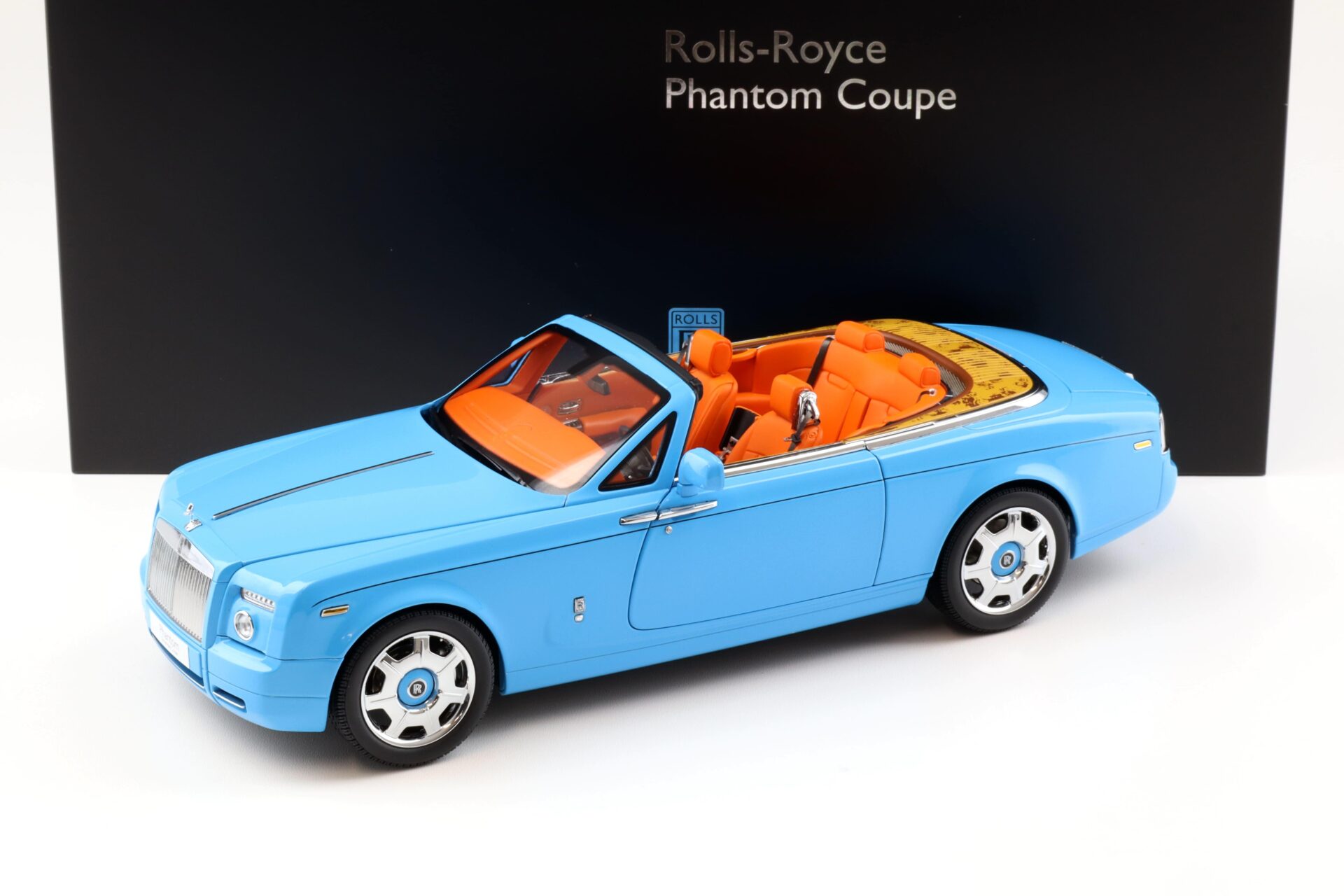 1:18 Kyosho Rolls Royce Phantom Drophead Coupe light blue KS08871BL