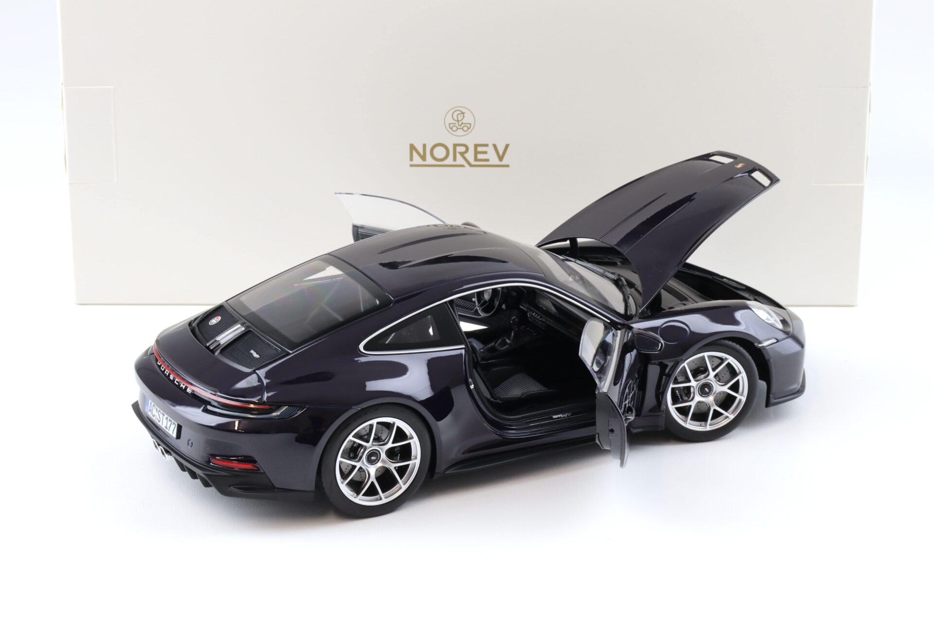 1:18 Norev Porsche 911 992 S/T Coupe 2023 PTS viola metallic - Limited 400 pcs.